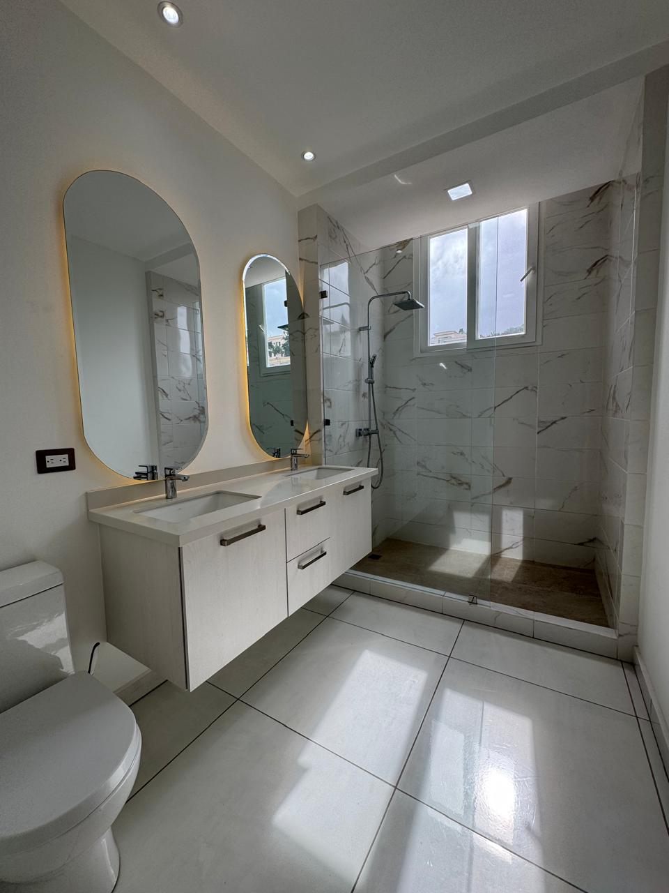 Condominio amueblado en Torre Ámbar, Lomas del Guijarro
