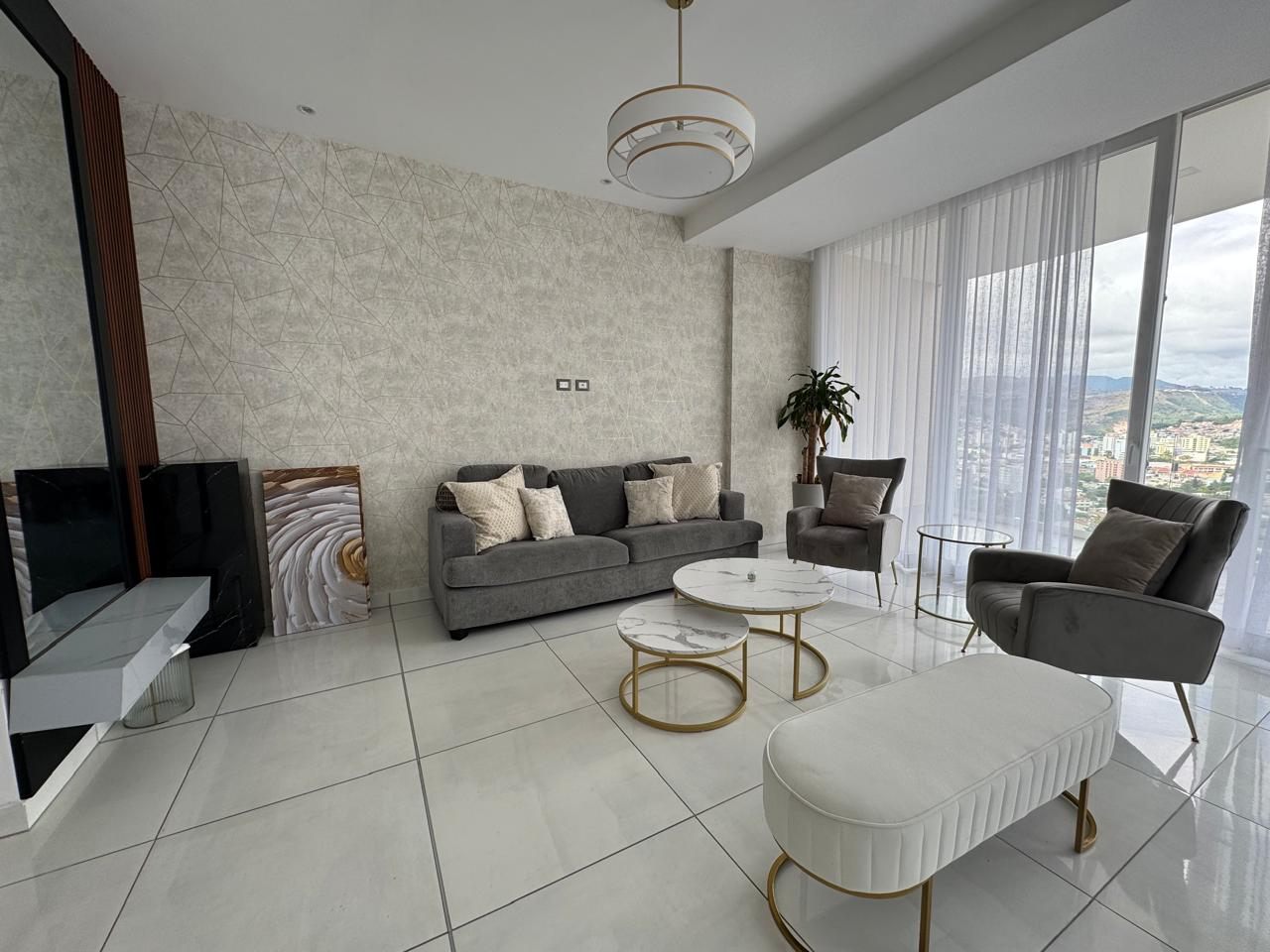 Condominio amueblado en Torre Ámbar, Lomas del Guijarro