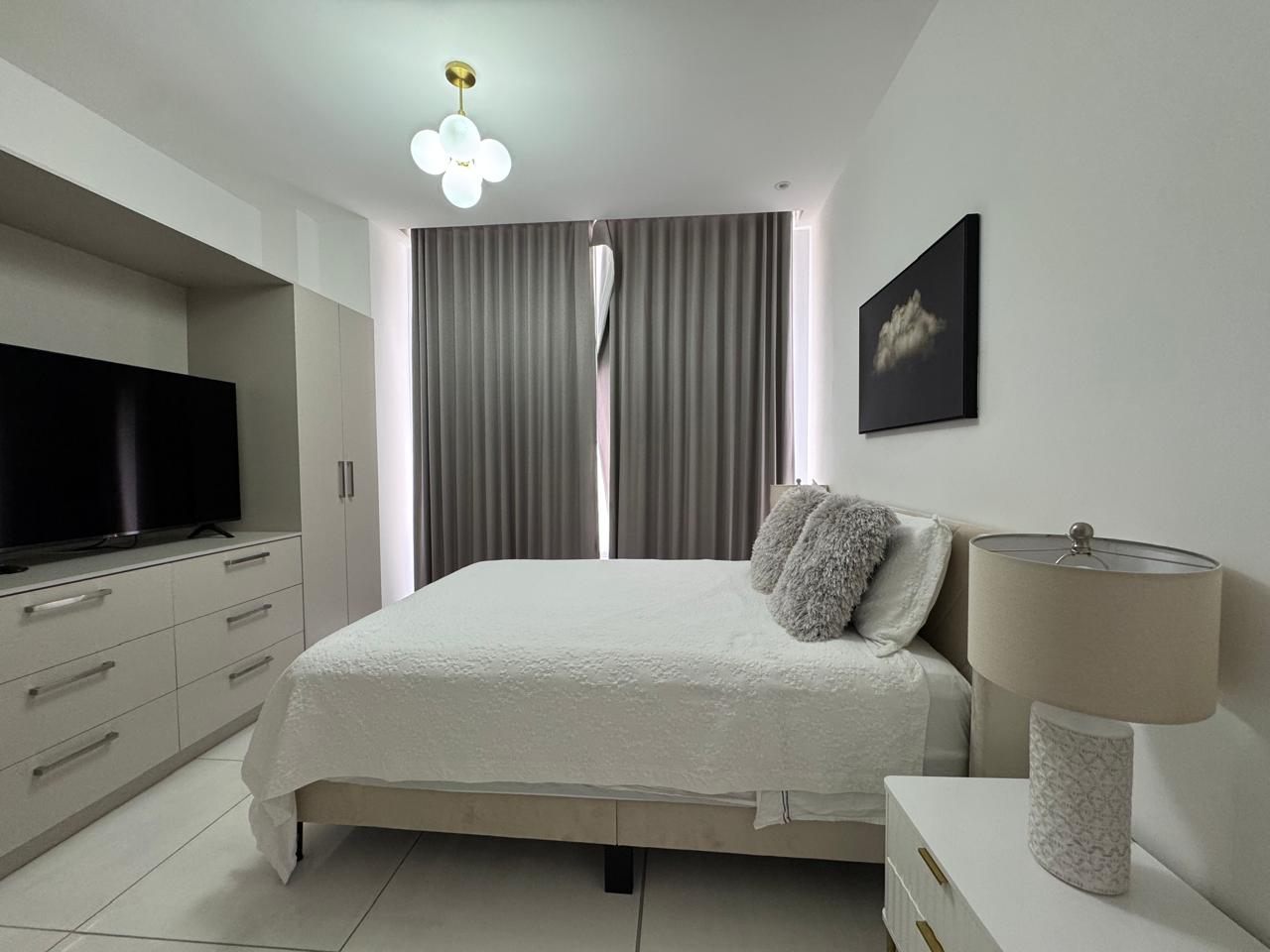 Condominio amueblado en Torre Ámbar, Lomas del Guijarro