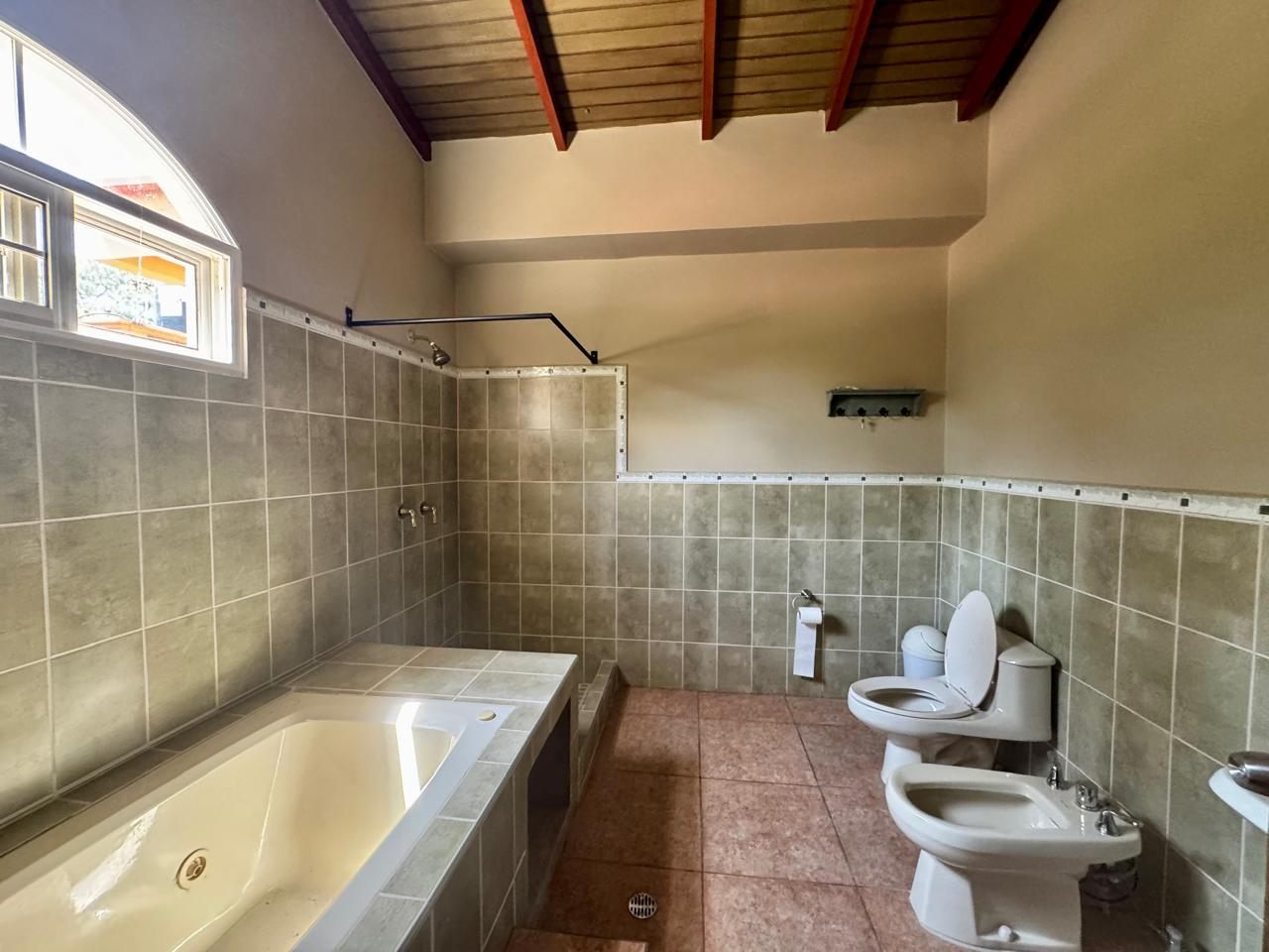 Residencia en Pinares del Valle, Valle de Ángeles