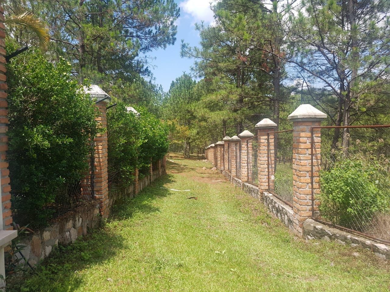 Terreno de 7,485.82 varas² en Valle de Ángeles